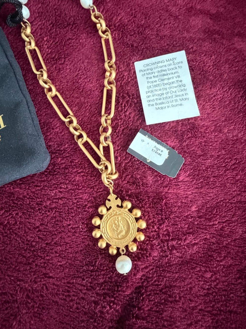 French Kande Gold Medallion Pendant Necklace with Pearl Accent - Women Jewelry - Picture 7 of 8